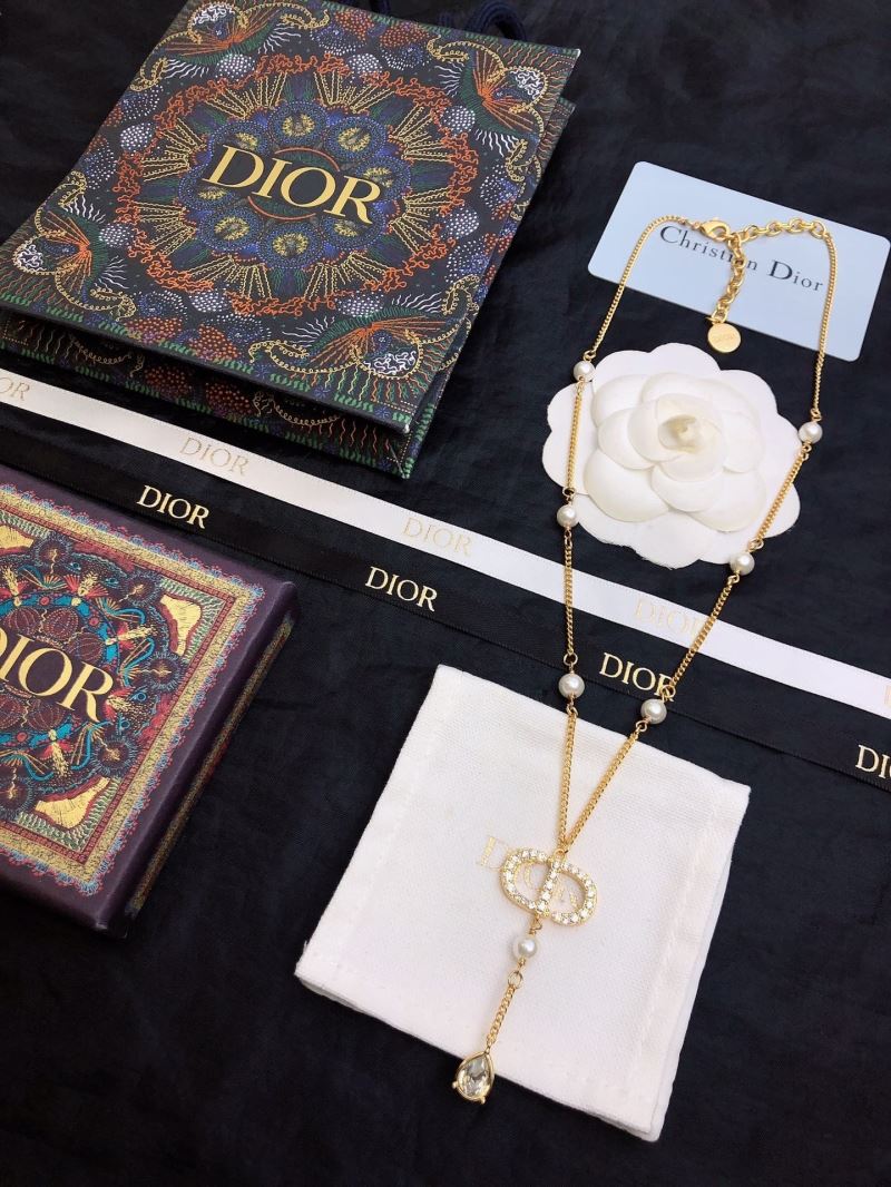 chr1st1an D10r necklaces